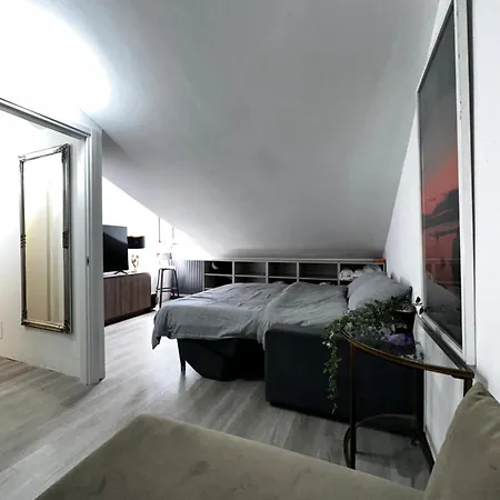 Apartment And Cozy Apprtment In With Panoramic View *